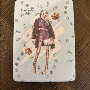 Stylish Autumn-Themed Makeup Mirror